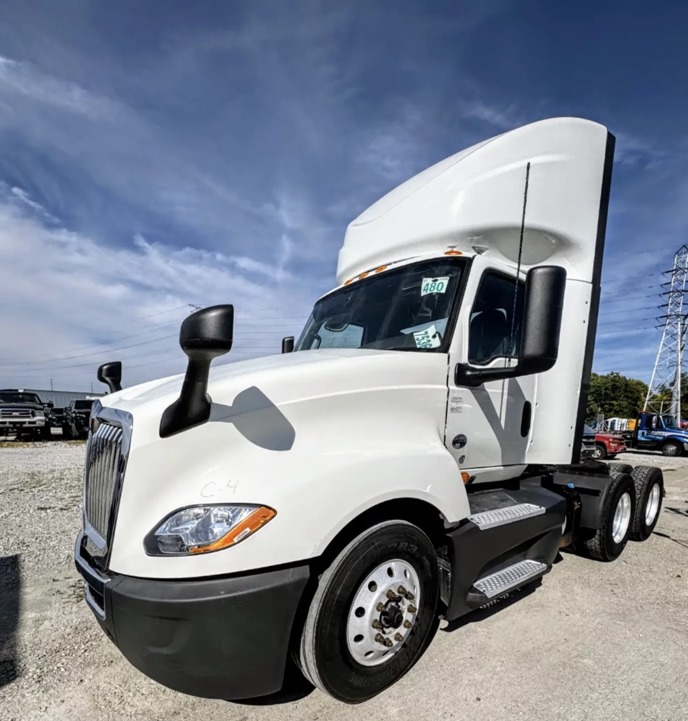 2020 INTERNATIONAL LT625 6X4 DAY CAB photo 1