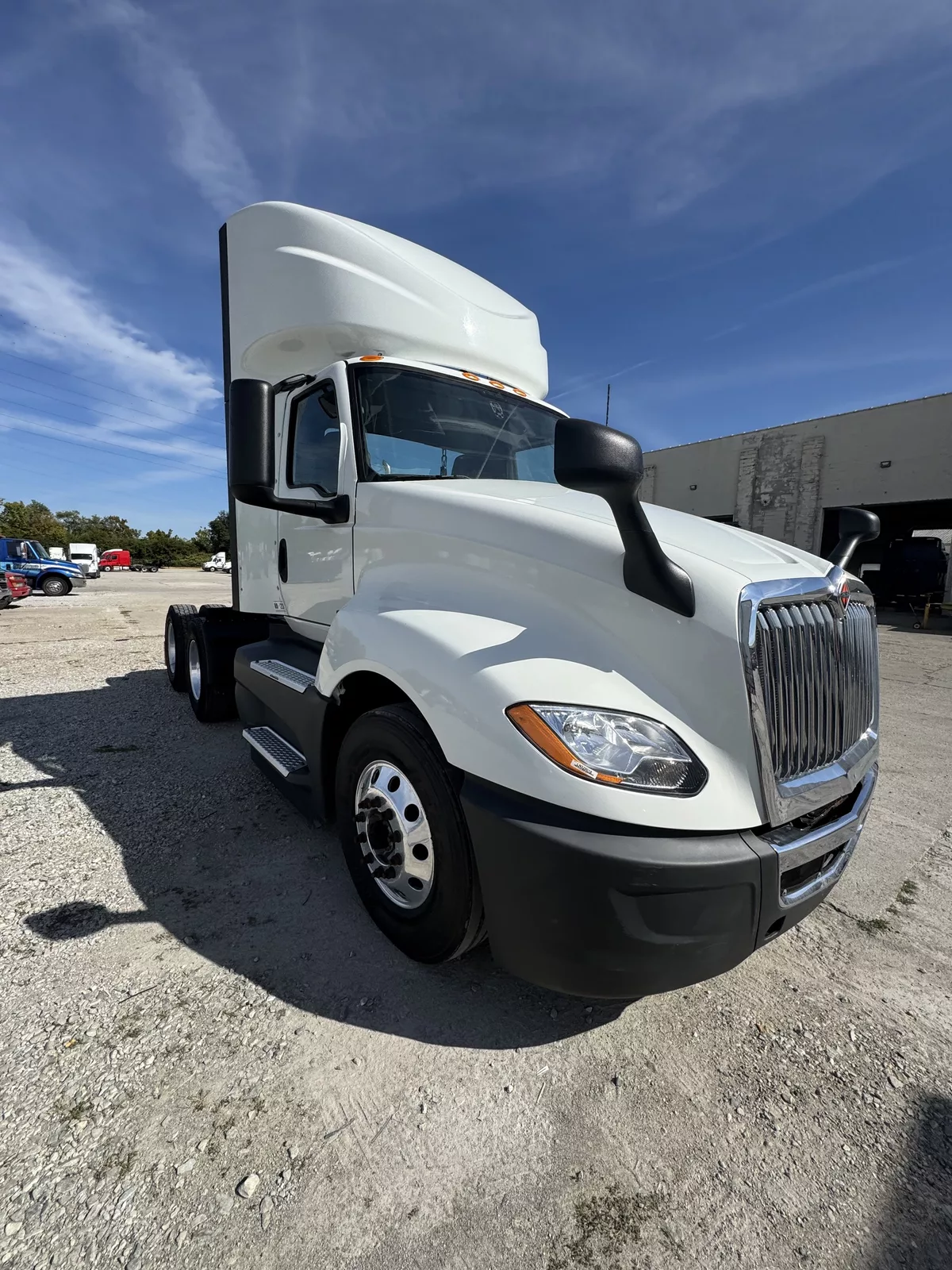 2020 INTERNATIONAL LT625 6X4 DAY CAB photo 4