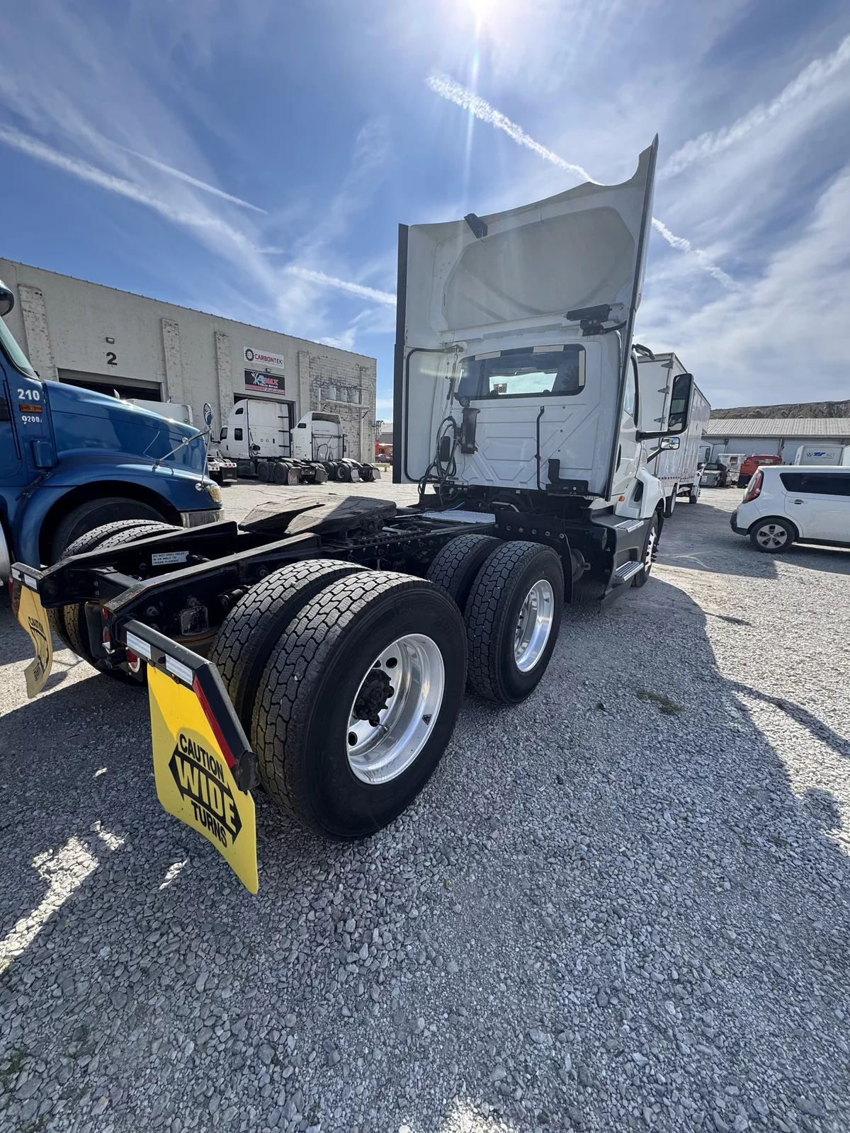 2020 INTERNATIONAL LT625 6X4 DAY CAB photo 6