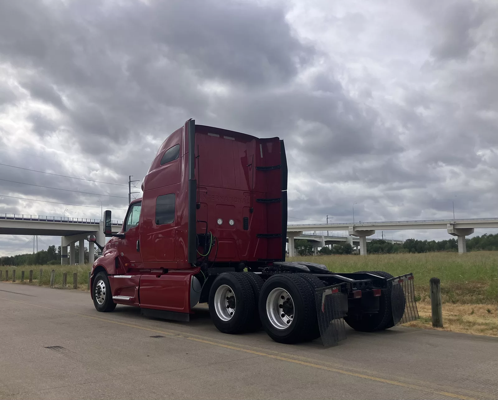 2022 INTERNATIONAL LT625 photo 3