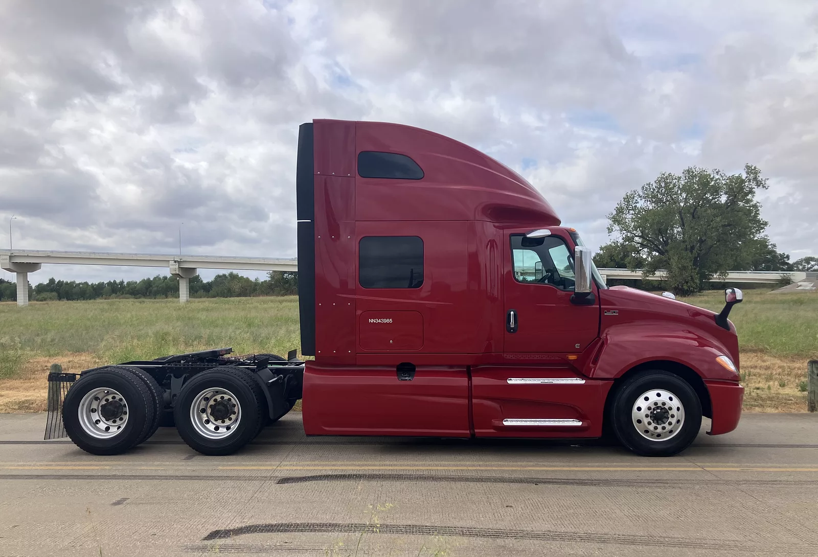 2022 INTERNATIONAL LT625 photo 5
