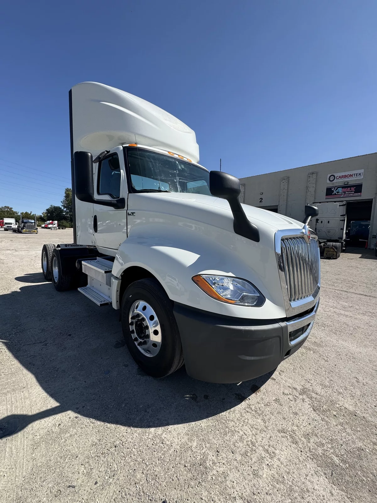 2020 INTERNATIONAL LT625 6X4 photo 4