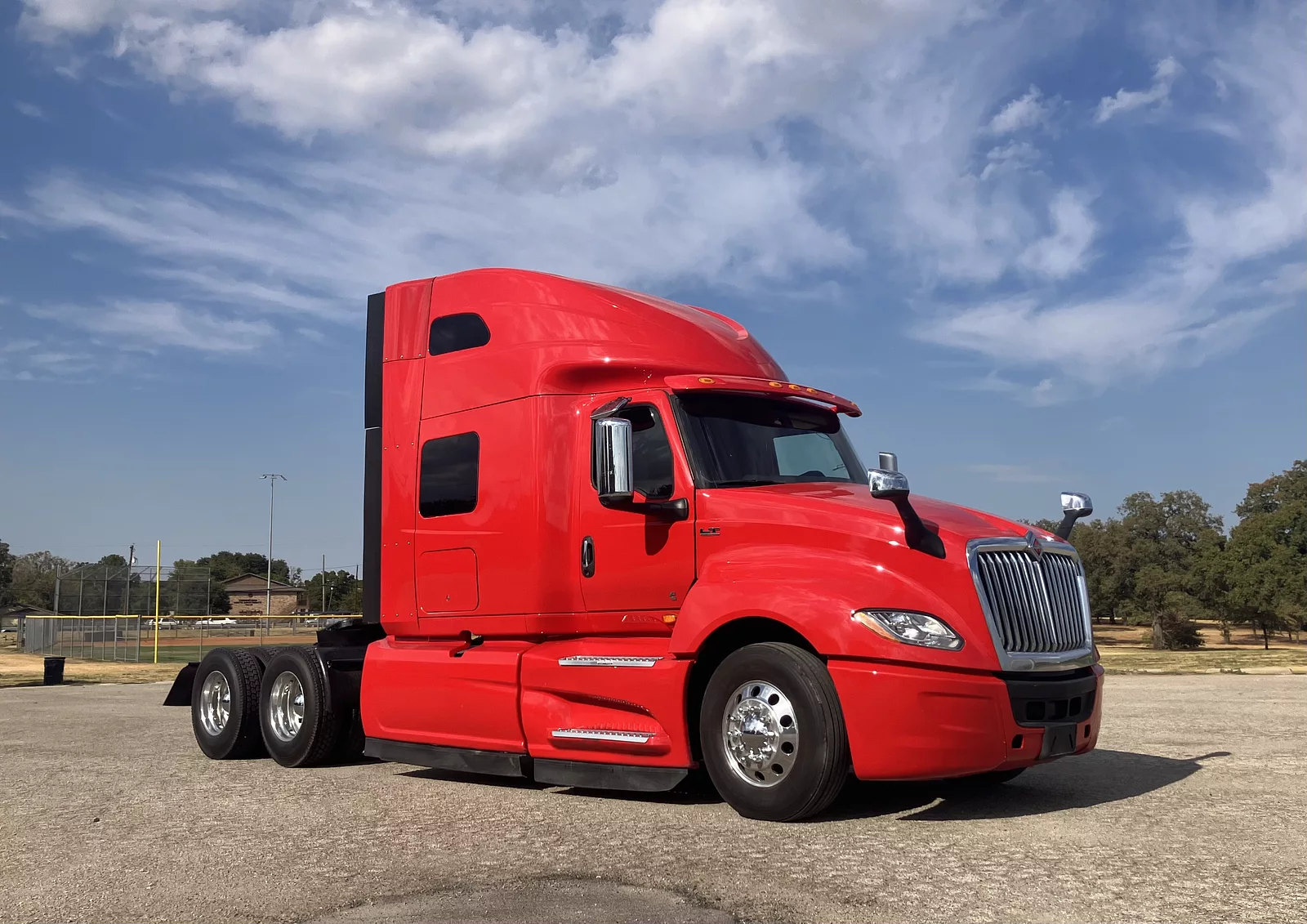 2023 INTERNATIONAL LT 625 photo 4