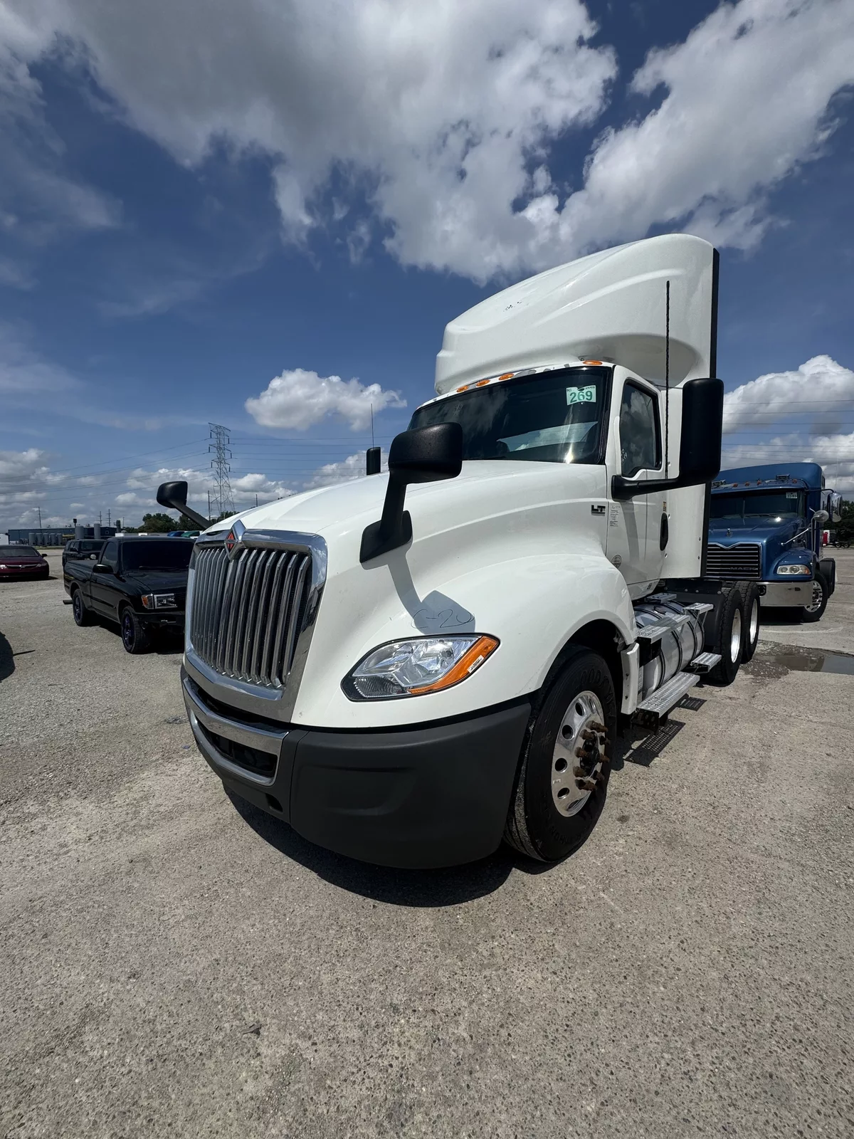 2020 INTERNATIONAL LT625 6X4 photo 1