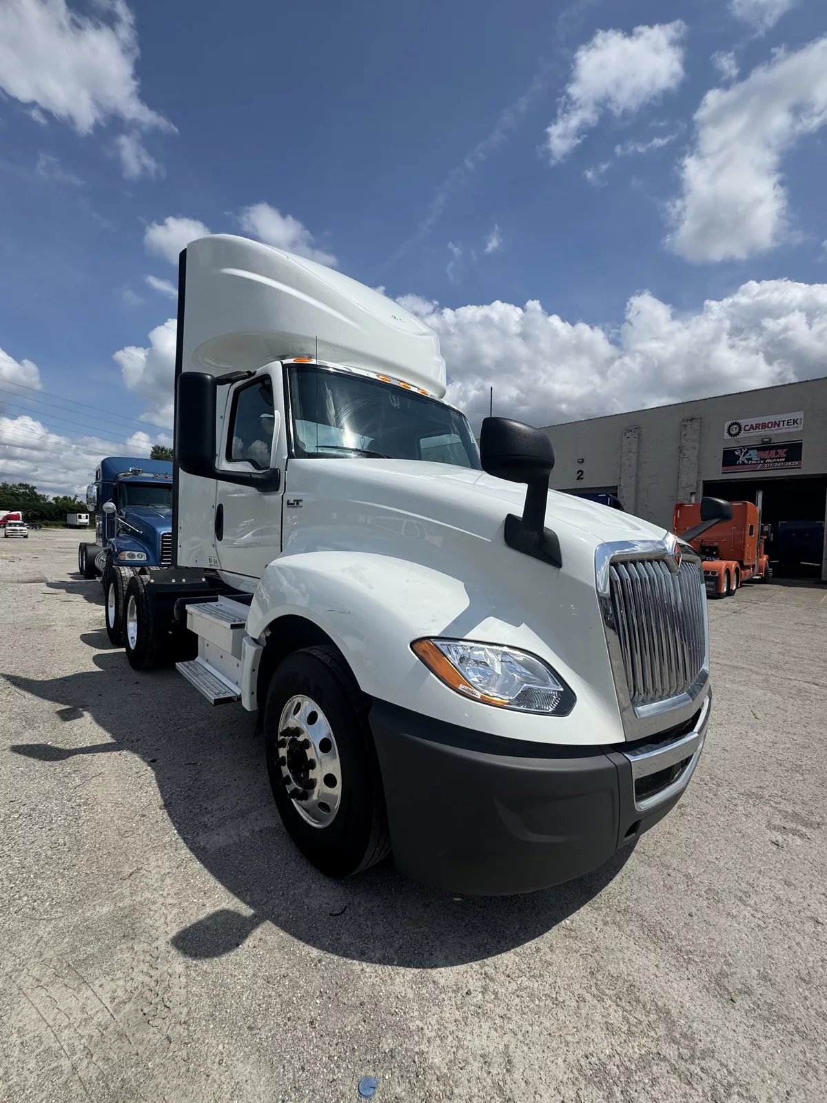 2020 INTERNATIONAL LT625 6X4 photo 3